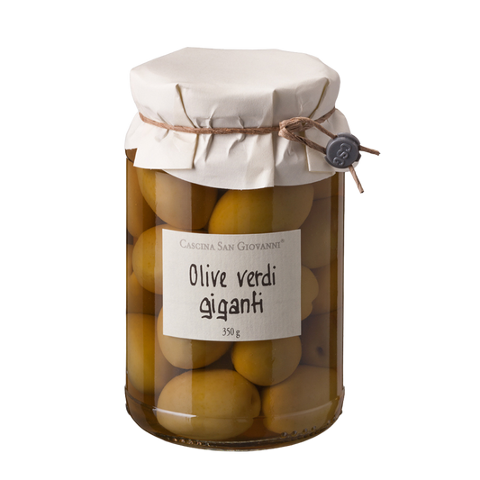 Grüne Oliven mit Stein in Salzlake